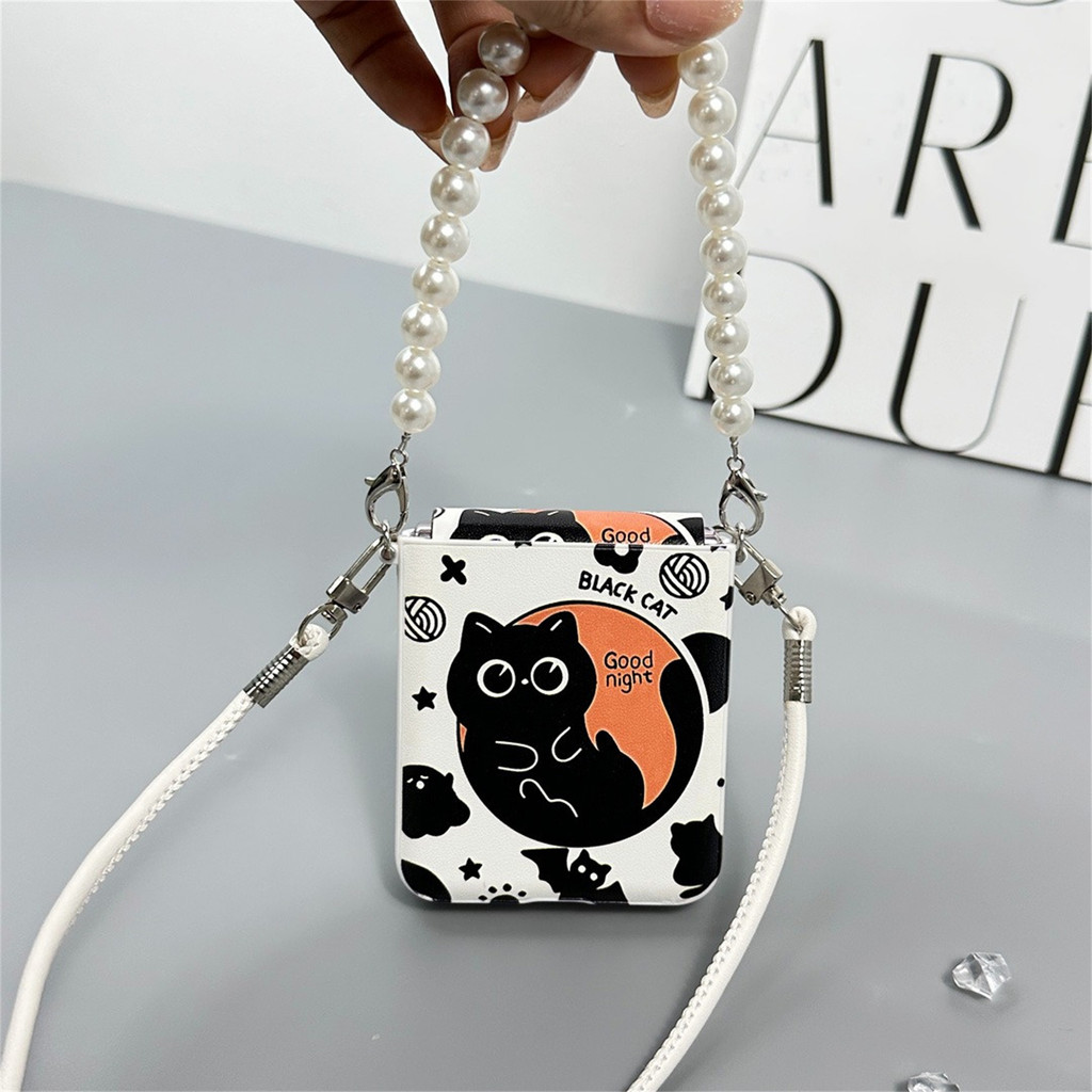 Crossbody Lanyard Cute Black Cat Pearl Bracelet Phone Case for Galaxy Z Flip 7 Z Flip 6 Z Flip 5 ZFlip 4 Back Shockproof Cover Kawwii