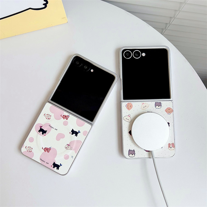 Cute for Samsung Galaxy Z Flip 7 6 5 7FE Case Cartoon Design Bear Zflip7 7FE Flip6 Flip5 With Bracket Phone Casing - Image 3